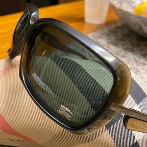 Burberry sunglasses! Authentic!